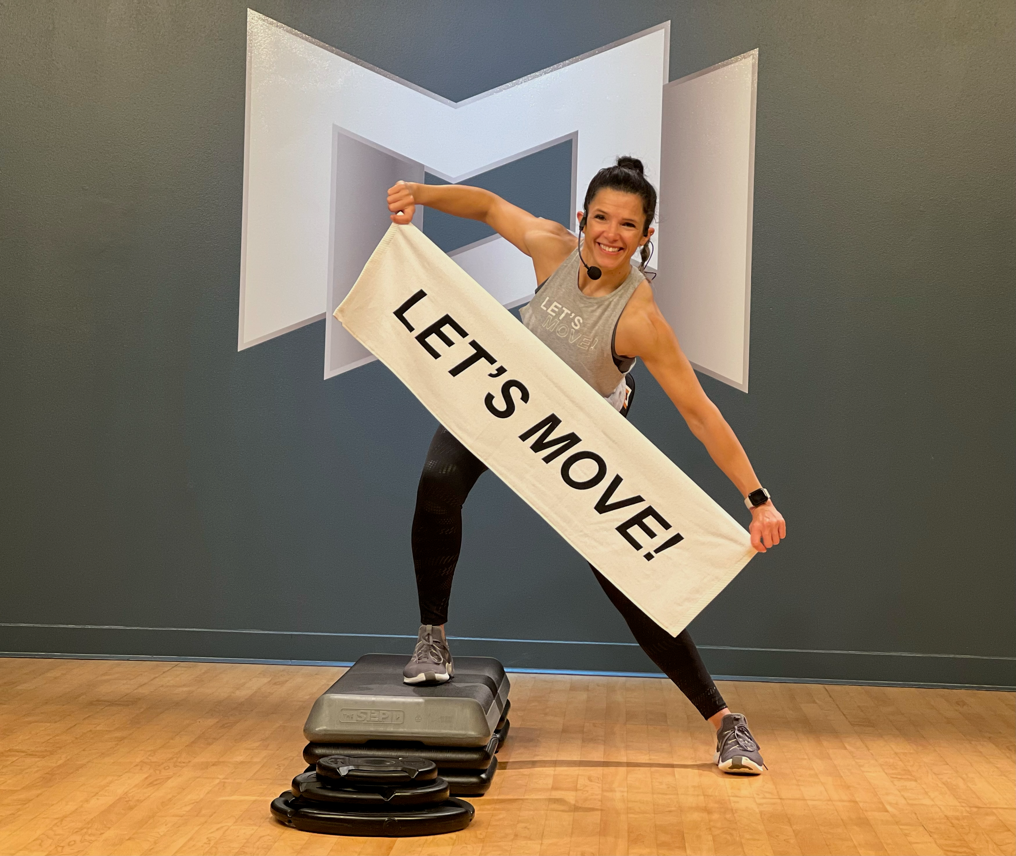 MOSSA LET'S MOVE White Towel